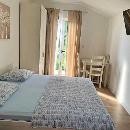 Apartments Villa Antony 2 درفينيك المظهر الخارجي الصورة